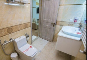 Azadi Hotel - inexpensive hotels in Iran